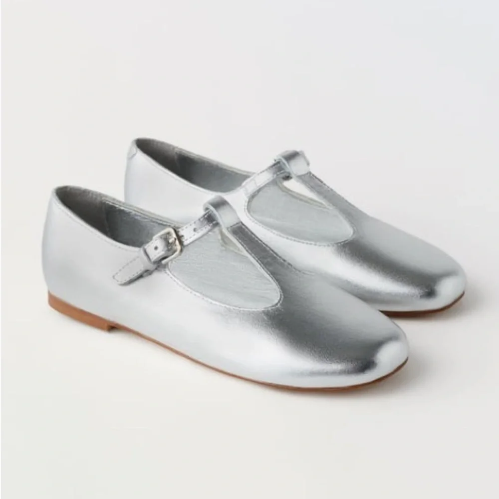 NWOT. Zara Kids Silver Leather Ballet Flats. Size 5,5/Eu 38.